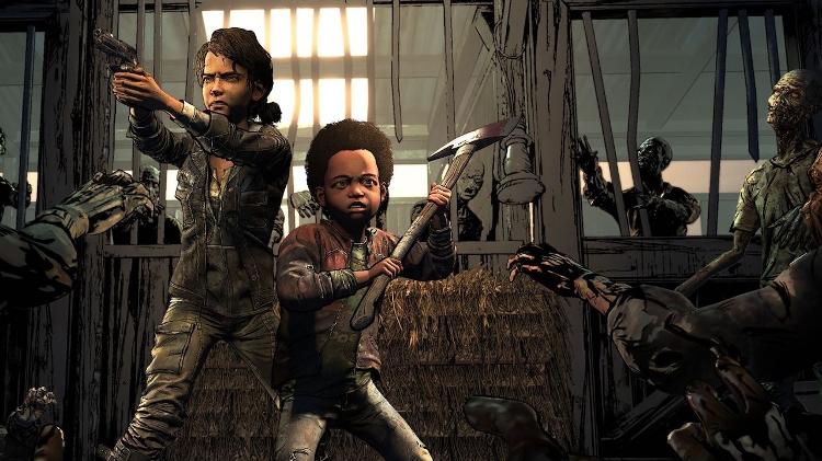 Clementine e AJ em uma das cenas finais de 'The Walking Dead' - Reprodução - Reprodução