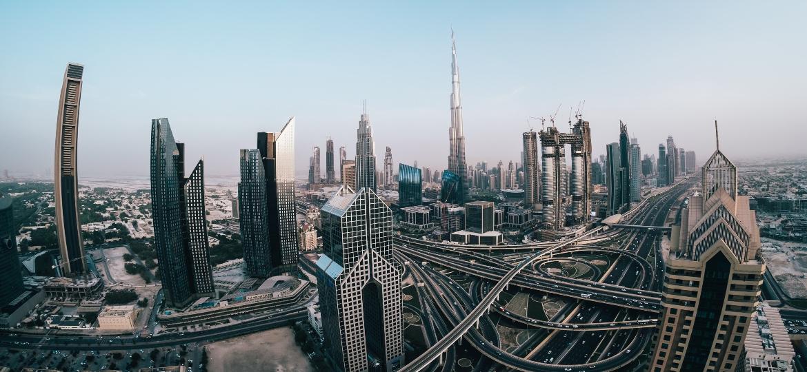 Vista aérea de Dubai, que comporta cinco atrações recordistas do Guinness - Daniel Zacatenco/Unsplash