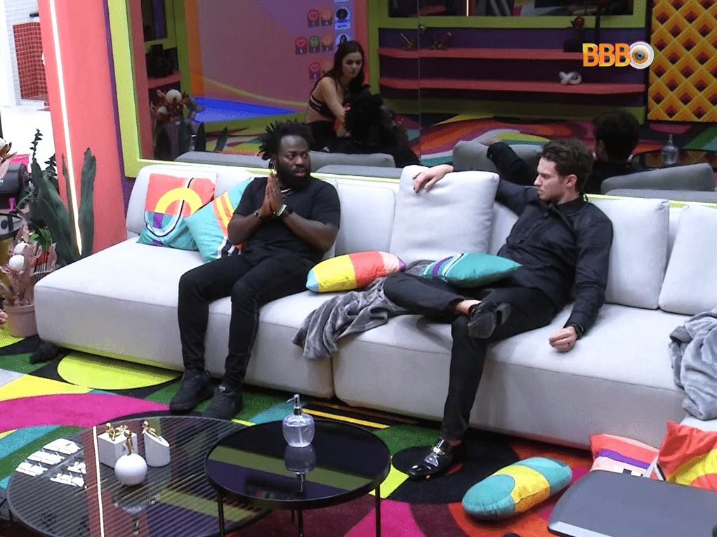 Douglas diz que temeu expulsão de Natália após confusão