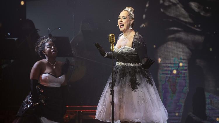 Atriz Ivanna Domenyco do espetáculo ELAS BRILHAM que traz ao palco mulheres que levarão o público a uma viagem no tempo através da música. - Ricardo Borges/UOL - Ricardo Borges/UOL