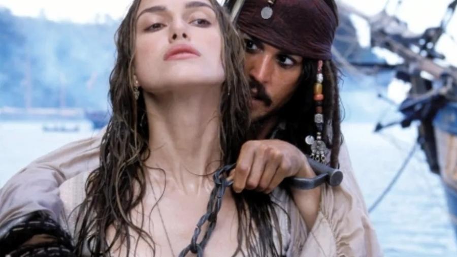 A atriz Keira Knightley e Johnny Depp em "Piratas do Caribe"  - Reprodução/Divulgação/Walt Disney Co.