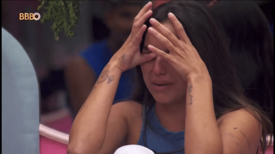 BBB 24: Vanessa Lopes chora ao receber figurino