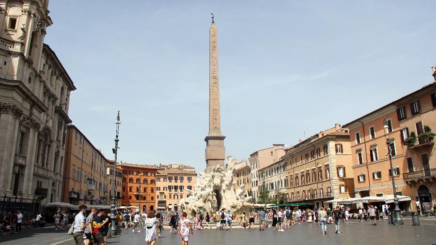 Obelisco na Piazza Navona, em Roma