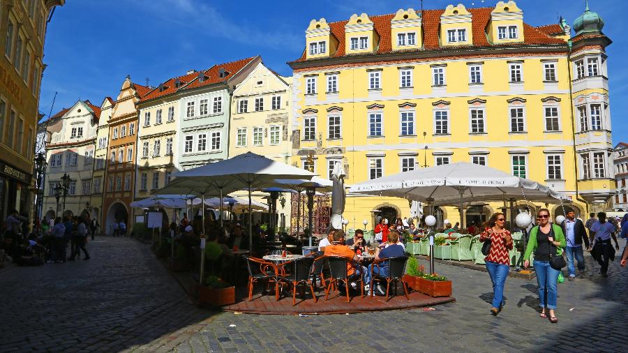 Bares no centro de Praga, na República Tcheca