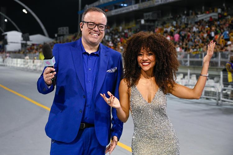 Everaldo Marques e Valéria Almeida no Anhembi para a cobertura do Grupo Especial de São Paulo Everaldo Marques e Valéria Almeida no Anhembi para a cobertura do Grupo Especial de São Paulo