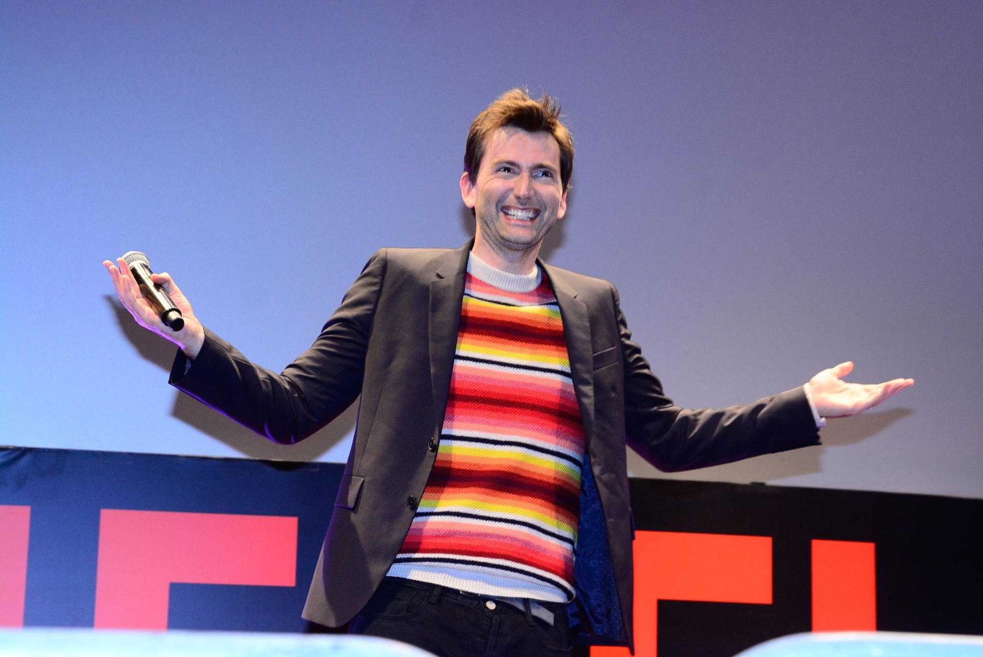4.dez.2015 - David Tennant, do seriado "Jessica Jones", bate papo com fãs durante a Comic Con Experience, em São Paulo - Leo Franco/AgNews