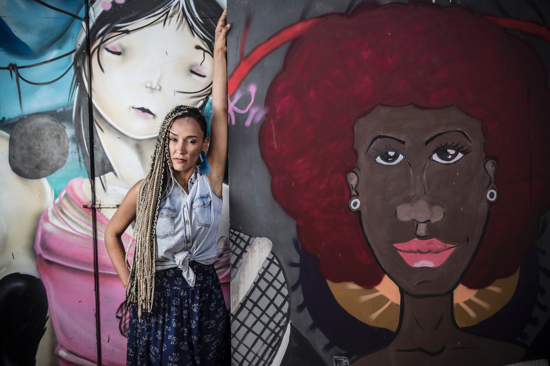 Uma das mulheres do rap a despontar para além do gênero, Yzalú fala de amor e ativismo em seu primeiro disco e mostra, pela primeira vez, a prótese que tem na perna direita: "Em algum momento eu ia querer subir no palco e ser quem eu sou" - Lucas Lima/UOL