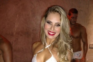 Camila diz que não paquera, mas vê muita gente nos olhares - Felipe Abílio /UOL - Felipe Abílio /UOL