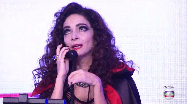 2.jul.2016 - Todos eles estão atendendo aos telefonemas de pessoas dispostas a doar dinheiro para a campanha - Reprodução/TV Globo