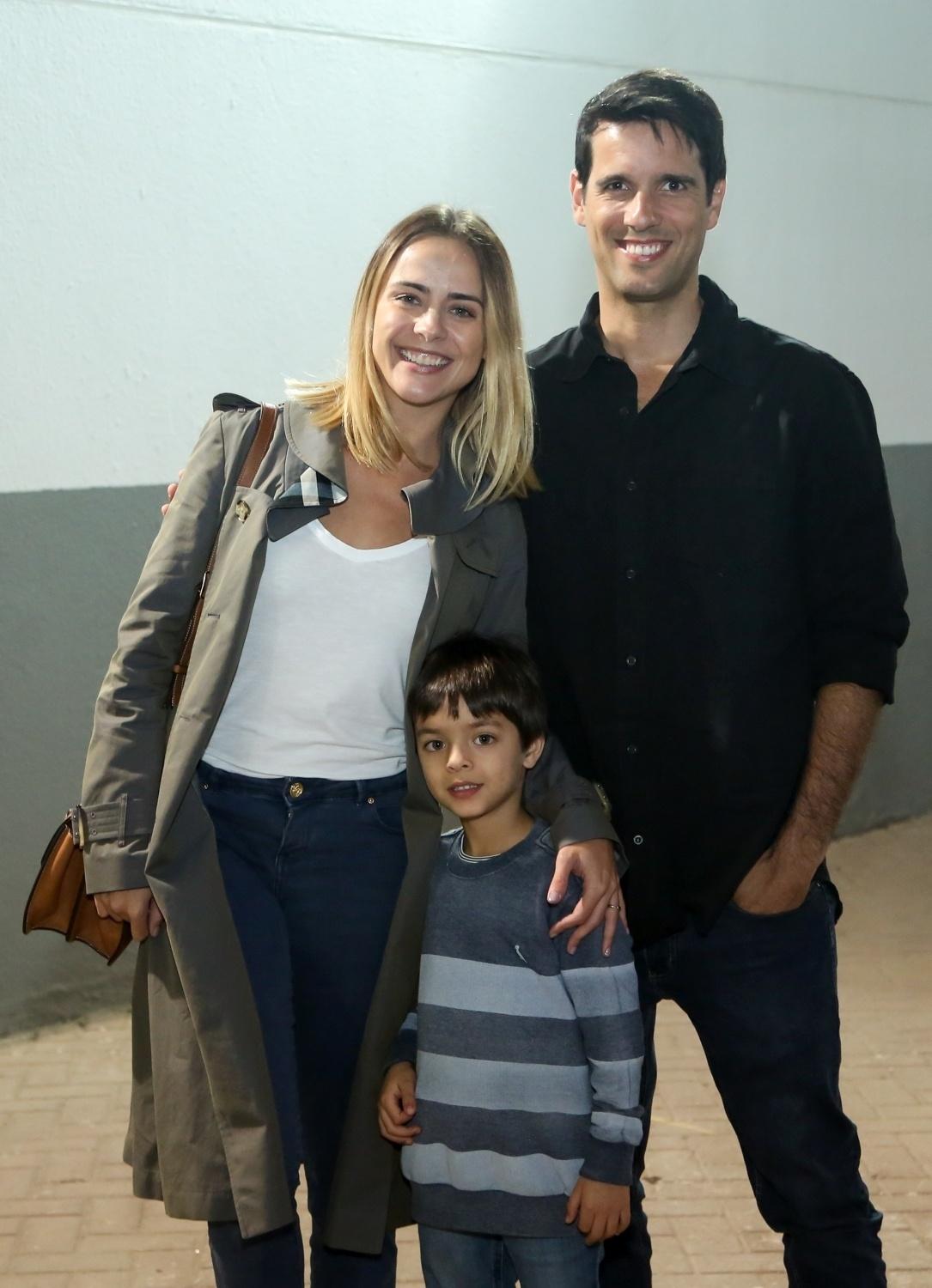 Juliana Silveira e John Vergara com o filho, Bento, no Disney On Ice - Roberto Filho / Brazil News