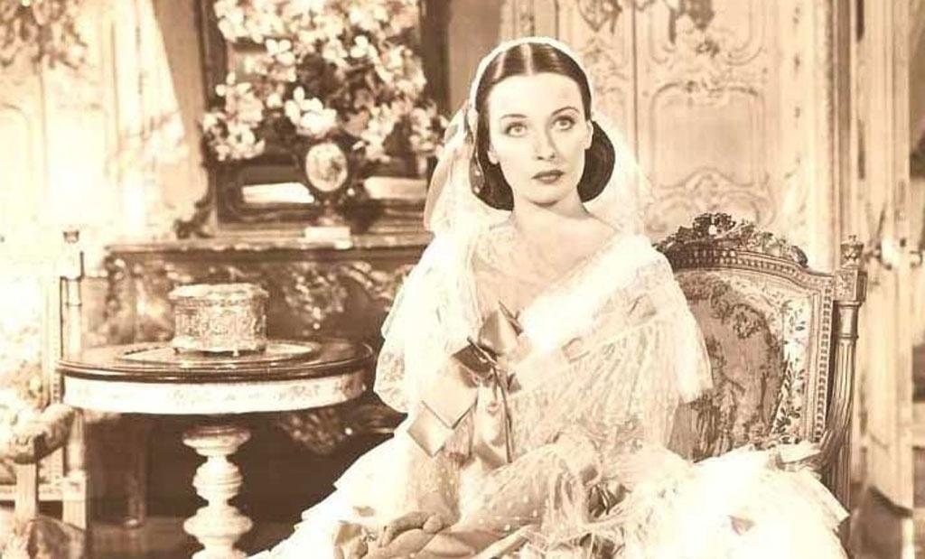 Patricia Morison em cena de "A Canção de Bernadette" (1943) - Divulgação