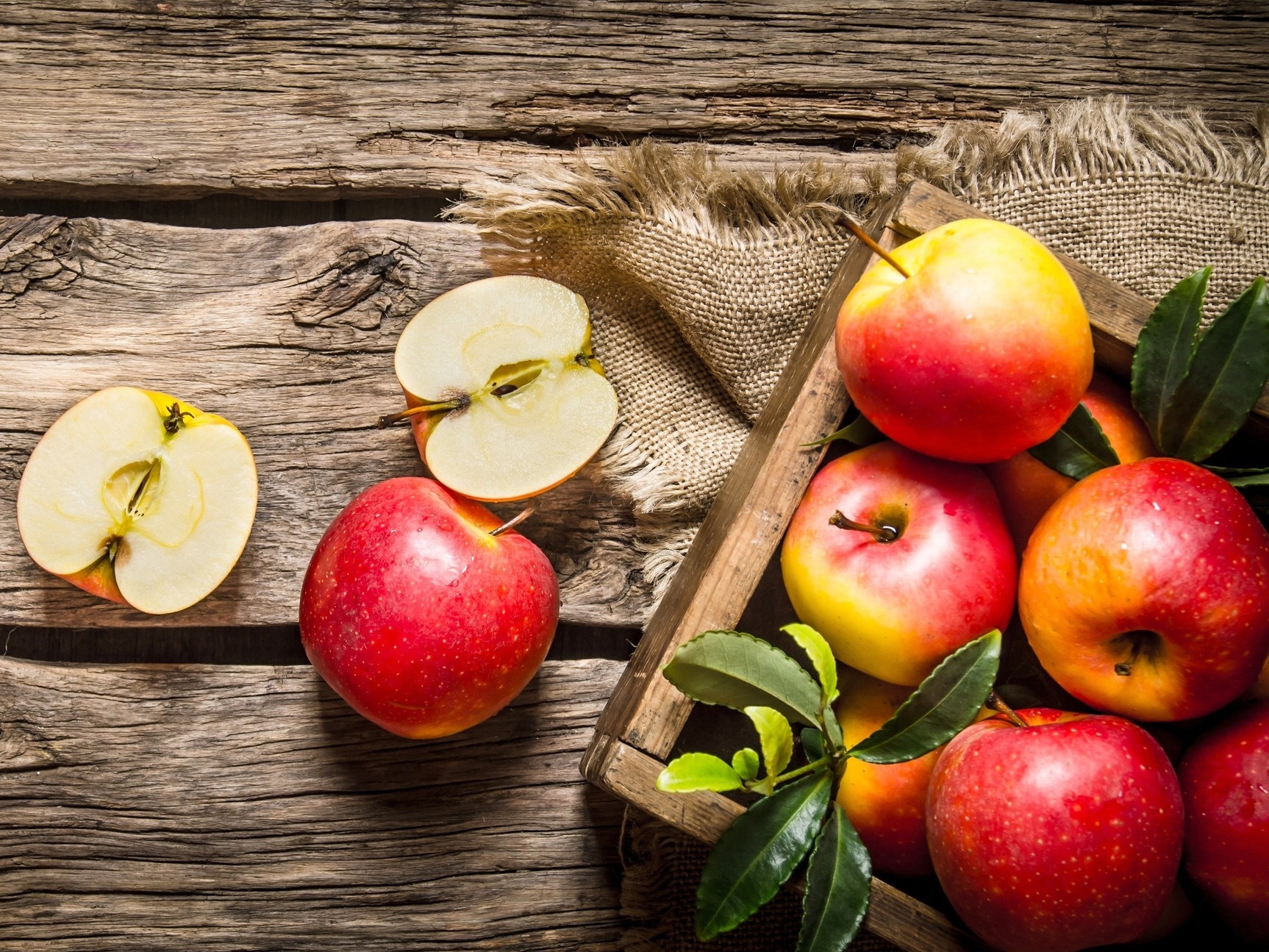 Simples e aromático: creme de maçã serve como recheio e combina com iogurte