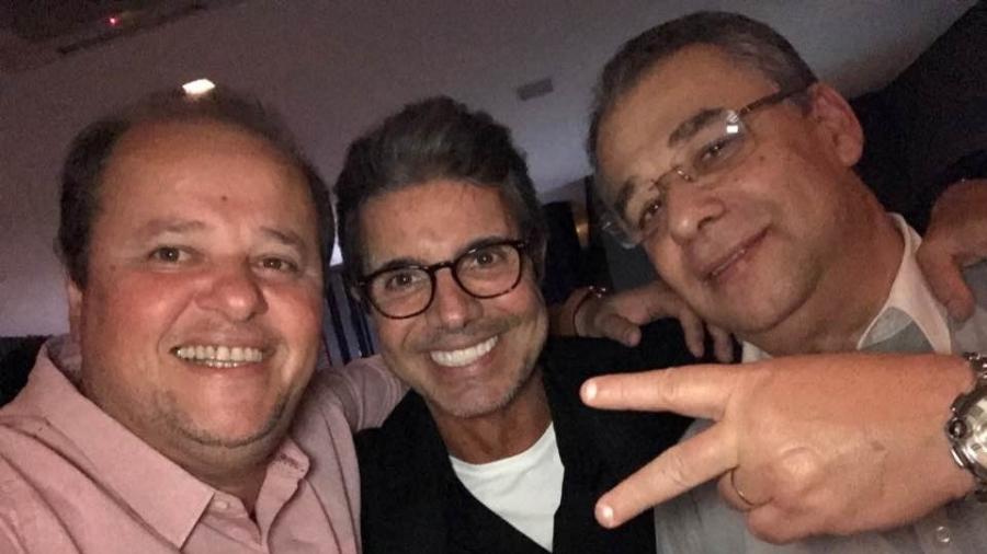 Francisco Almeida, o Chiquinho, à direita, ao lado dos amigos João Kleber e Júlio Fávaro   - Imagem