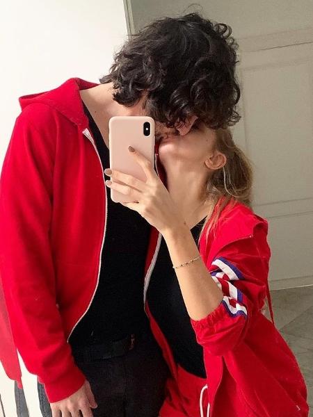 Fiuk posta foto beijando Isabella - Reprodução/Instagram
