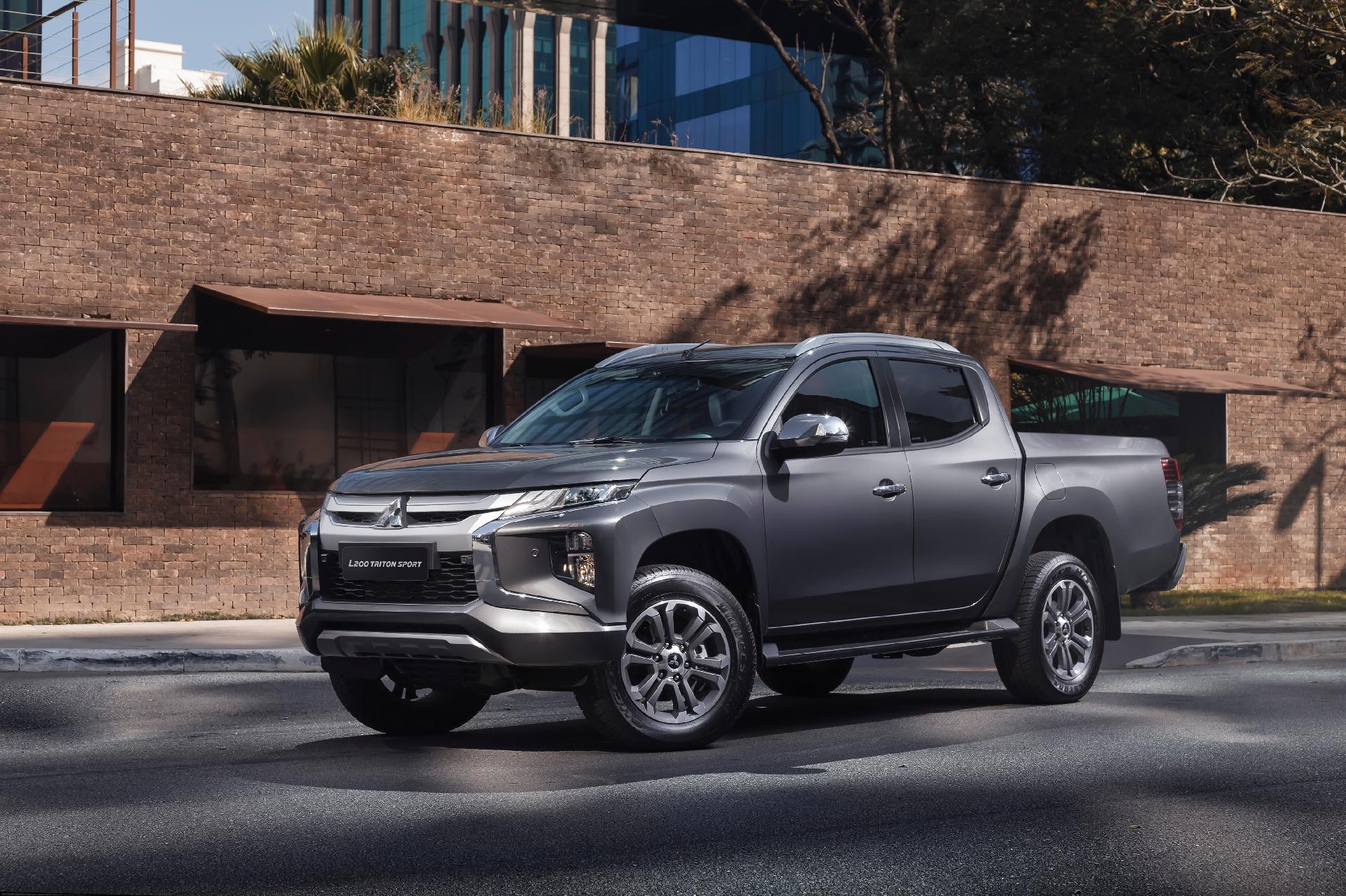 nova mitsubishi l200 triton sport tem cara de eclipse