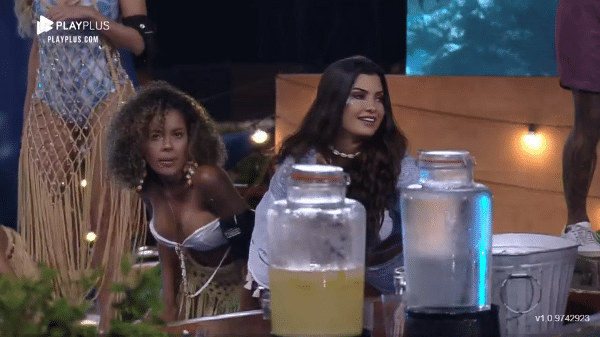 A Fazenda 2021: Sthefane e Marina dançam na festa - Reprodução/PlayPlus