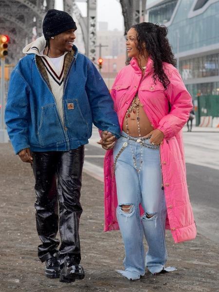 Rihanna e ASAP Rocy em sessão de fotos feita por Diggzy. Fotógrafo divulgou material nesta segunda-feira; a revista People publicou as imagens - Reprodução