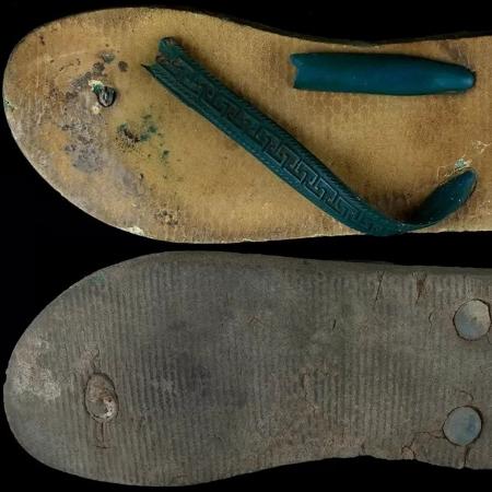 Chinelo encontrado durante a reforma do Museu Paulista. Cerca de 1.250 artefatos apareceram durante as obras - CRISTIAN ACUÑA