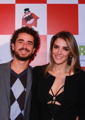 O casal Felipe Andreoli e Rafa Brites no "Grande Prêmio Risadaria do Humor Brasileiro"