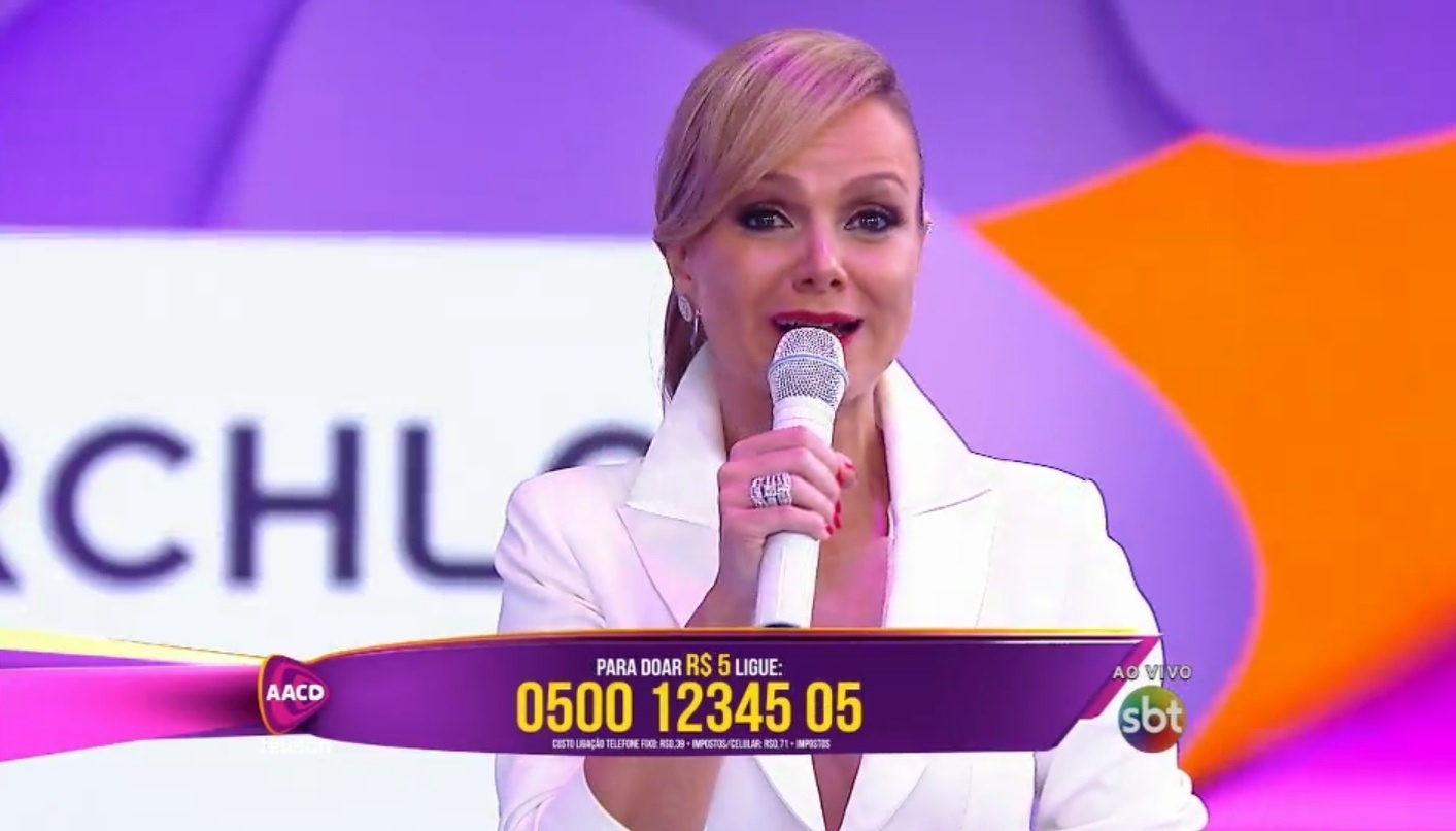 23.out.2015 - Eliana comanda a apresentação do Teleton 2015, no SBT - Reprodução /SBT