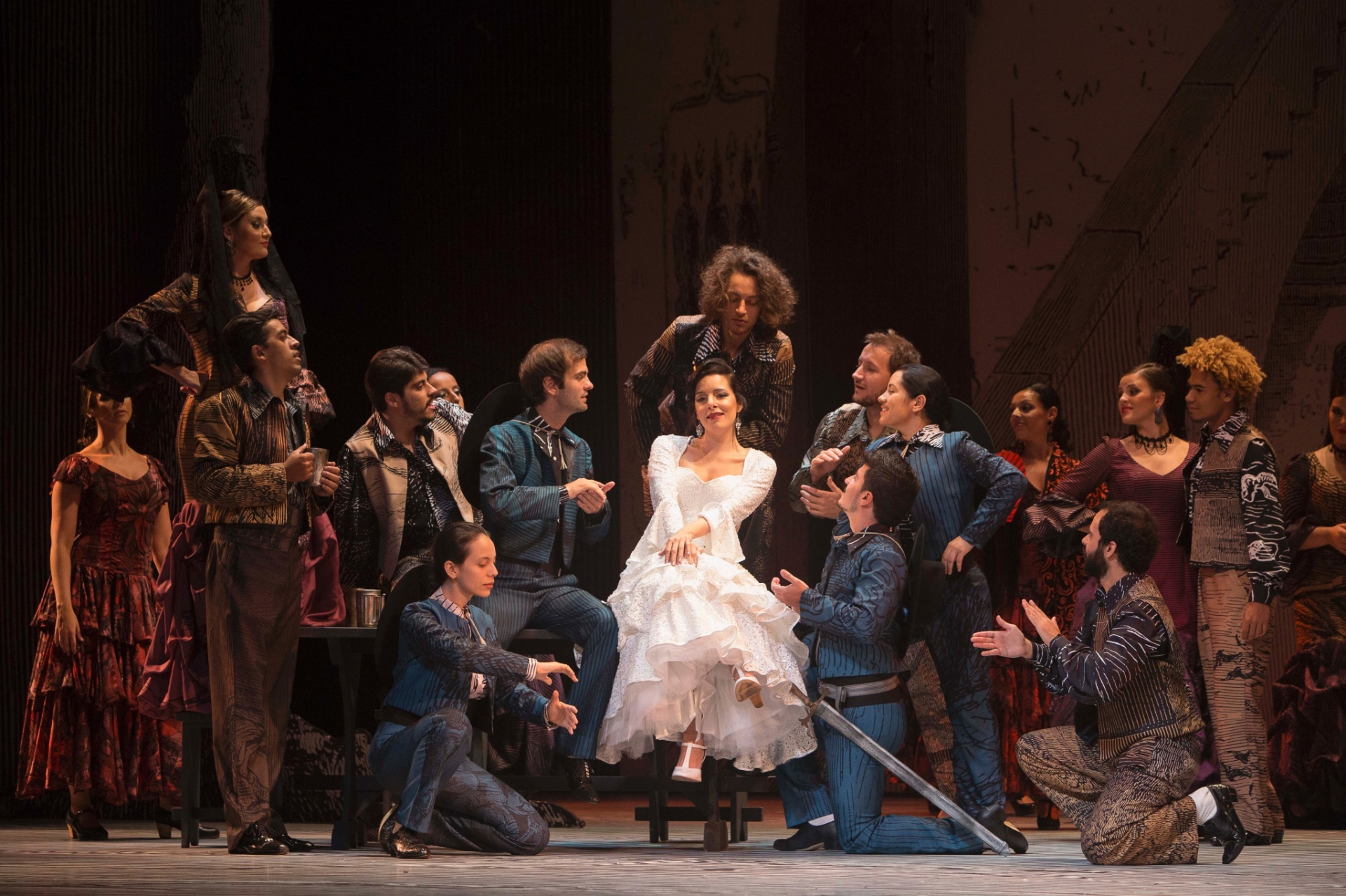 O Theatro São Pedro, na região central de São Paulo, recebe a ópera "Dom Quixote", de Jules Massenet, até o dia 13 de março de 2016. Com direção musical e regência de Luiz Fernando Malheiro, o espetáculo tem co-produção com o Theatro Municipal do Rio de Janeiro e é inspirado na obra de Miguel de Cervantes. - Heloisa Bortz