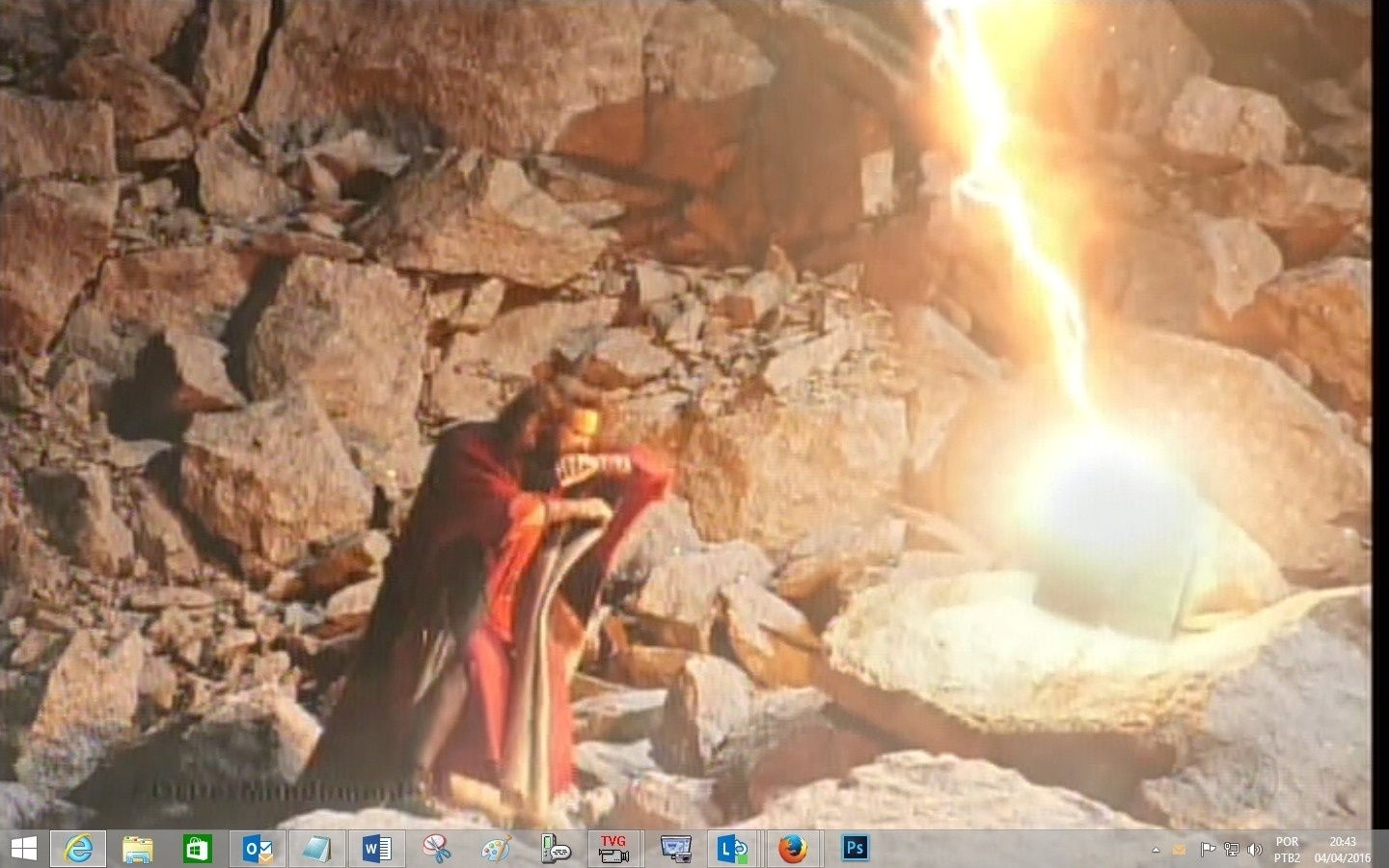 Deus começa a escrever os dez mandamentos na nova tábua de Moisés - Reprodução/TV Record