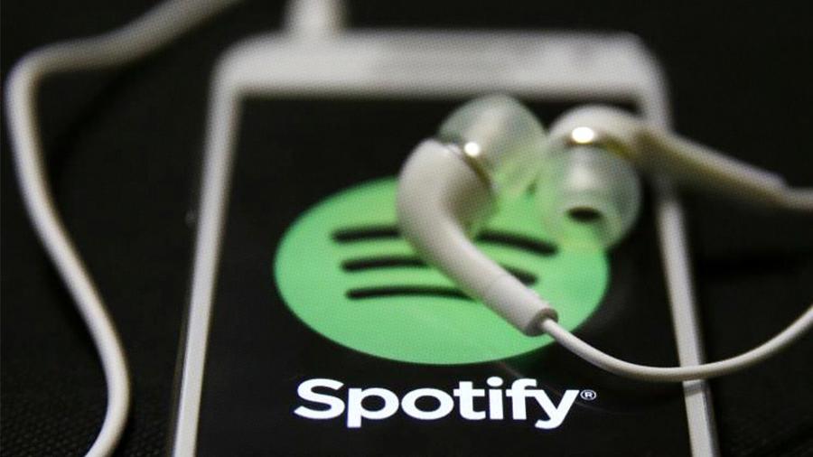 O valor de mercado do Spotify já estava em queda desde as primeiras semanas deste ano, antes da polêmica com Neil Young - Reprodução