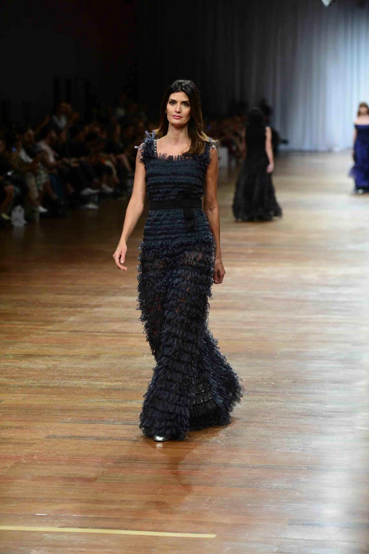 Isabella Fiorentino também subiu à passarela para a apresentação da coleção da estilista - AgNews