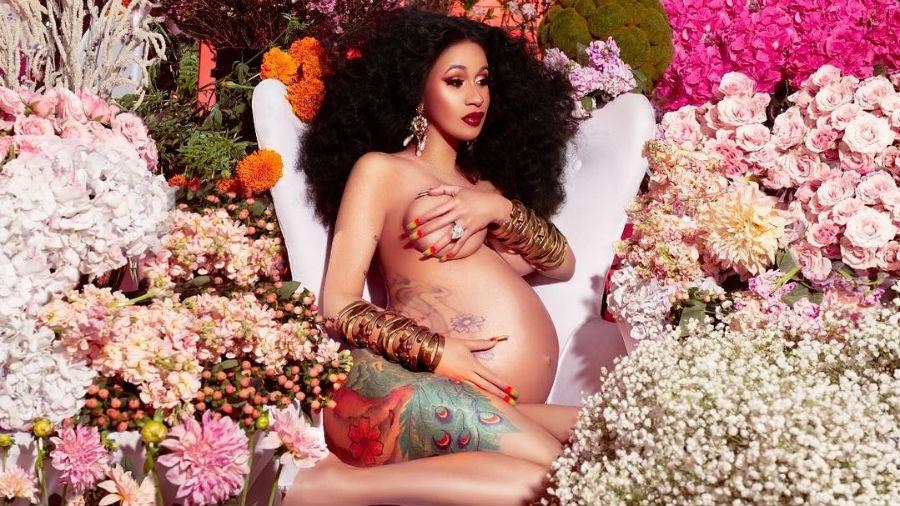 Cardi B em ensaio sensual durante a gravidez - Reprodução/Instagram