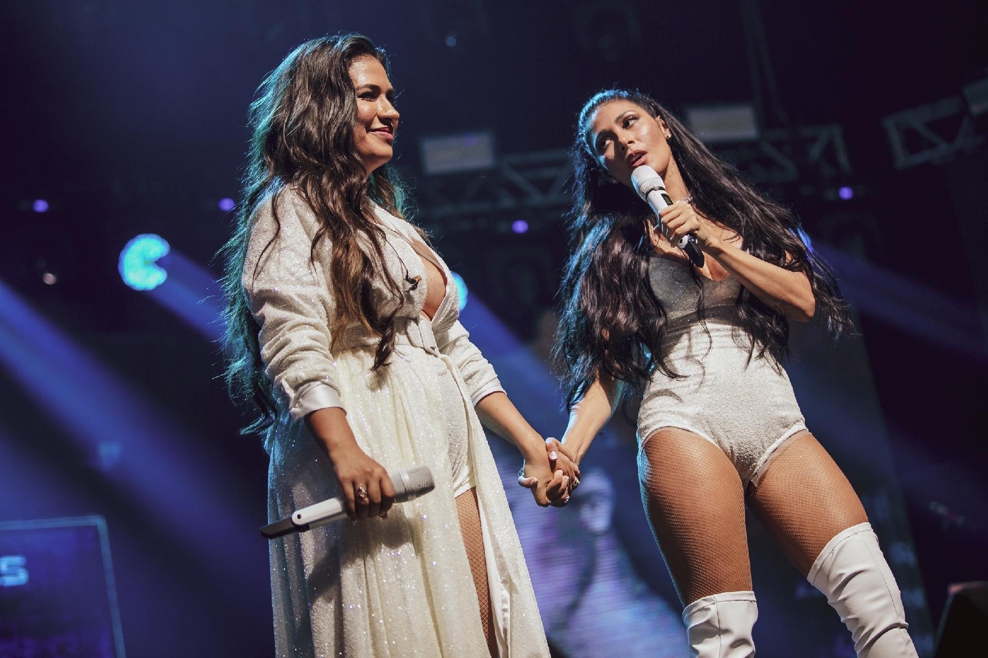 Simone e Simaria cantam em show no Espaço das Américas, em São Paulo, na volta de Simaria aos palcos - Mariana Pekin/UOL
