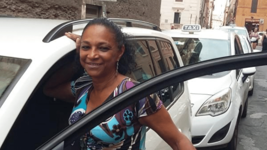 Cláudia Machado é a única taxista brasileira em Roma - Acervo pessoal/RFI