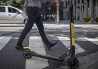 Patinetes elétricas não poderão mais ser deixadas em ruas e calçadas em SP - Eduardo Knapp/Folhapress