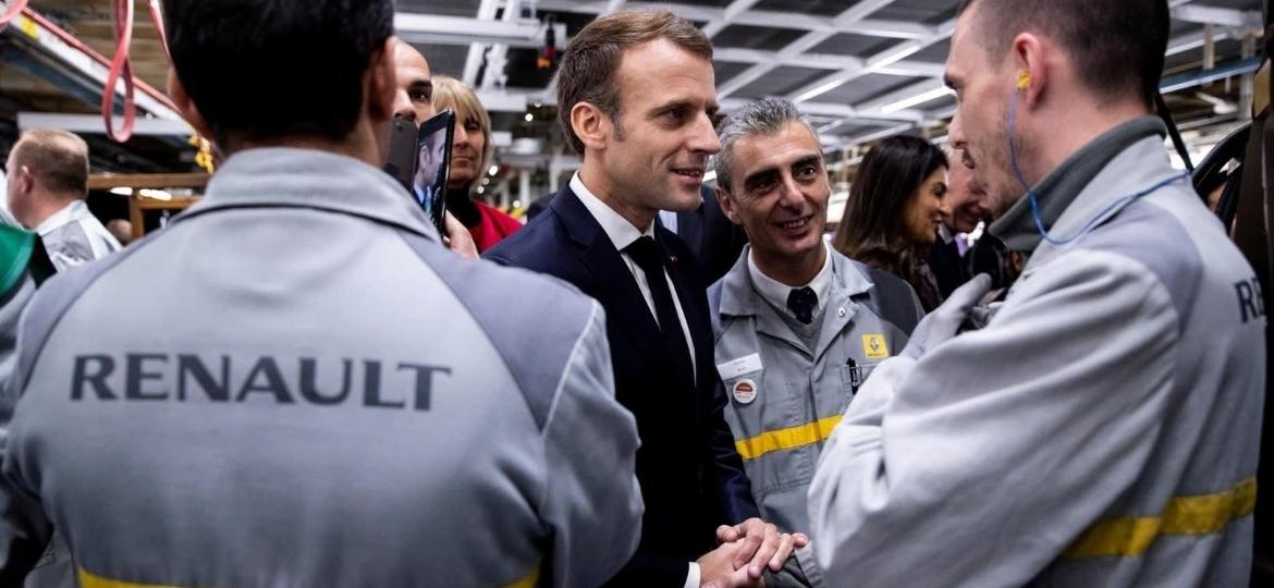 Emmanuel Macron, presidente da França, em visita a unidade da Renault - Reuters