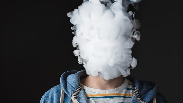 Embora os problemas reportados pelos pacientes tenham ligação com o uso de cigarros eletrônicos, mais dados ainda são necessários para ter certeza sobre o que está causando a doença respiratória misteriosa - iStock - iStock