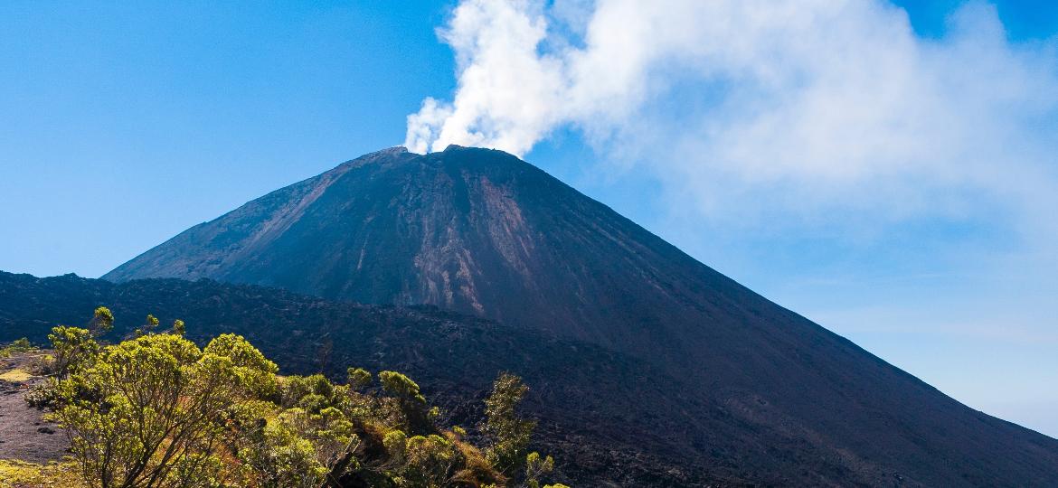 Erupção no vulcão Pacaya, na Guatemala - Getty Images/iStockphoto