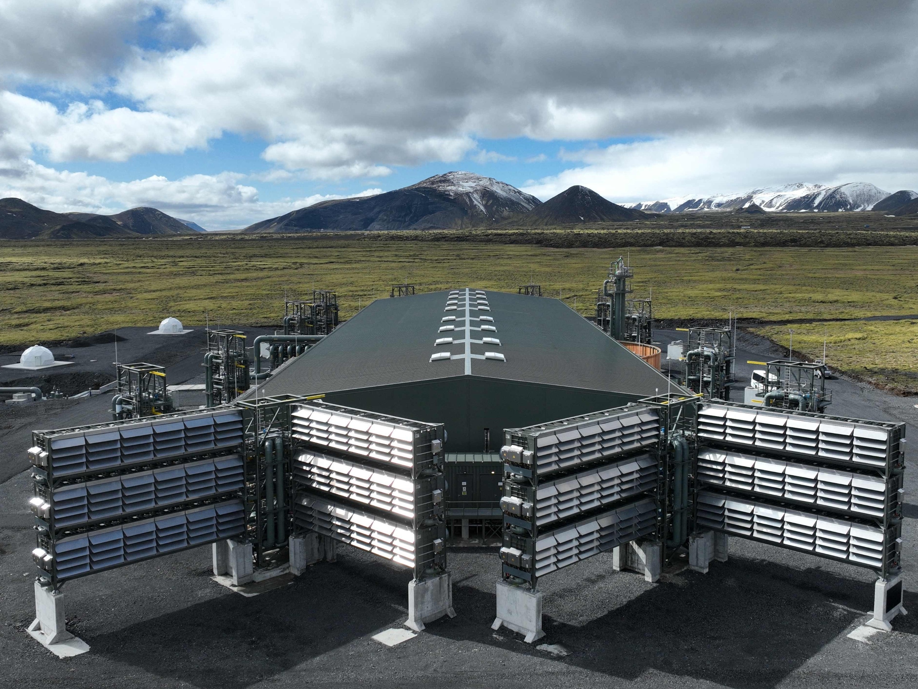 REDSEA ＣＯ2 プロシステム Maior fábrica do mundo de captura de CO2 do ar fica na Islândia