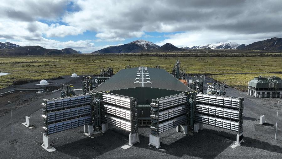 A nova planta da startup suíça Climeworks em Hellisheidi, Islândia
