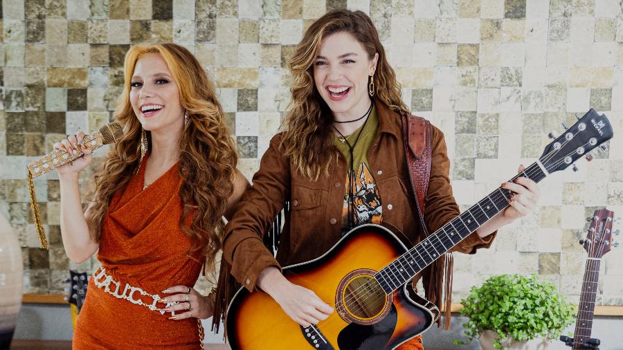 Gláucia (Lorena Comparato) e Raíssa (Alice Wegmann) na segunda temporada de "Rensga Hits" - Vitor Peruzze/Globo