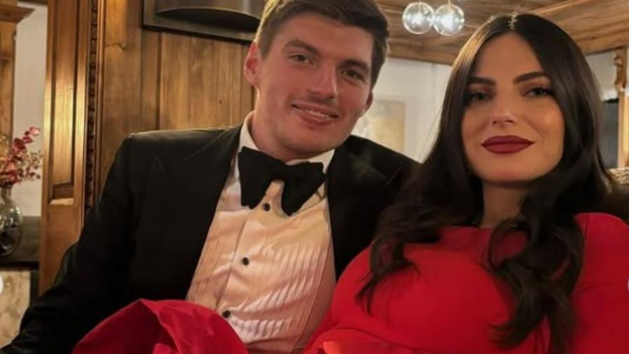 Kelly Piquet mostra Natal com Max Verstappen