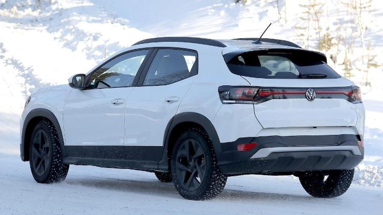 VW Tera na Suécia, onde se usa o gelo na calibração de sistemas de controle do carro VW Tera na Suécia, onde se usa o gelo na calibração de sistemas de controle do carro