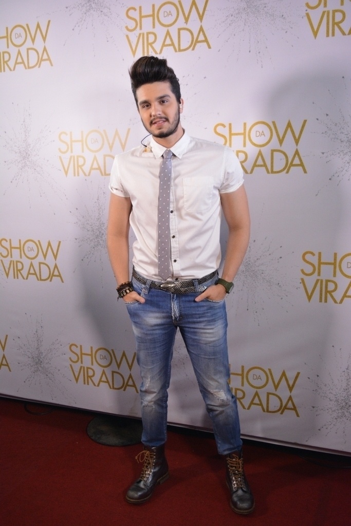 25.out.2015 - Luan Santana participa da gravação do "Show da Virada" - Felipe Souto Maior/AgNews