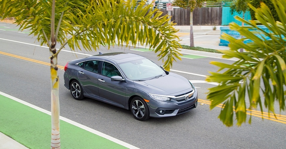 Honda Civic Touring 1.5 Turbo CVT - Divulgação