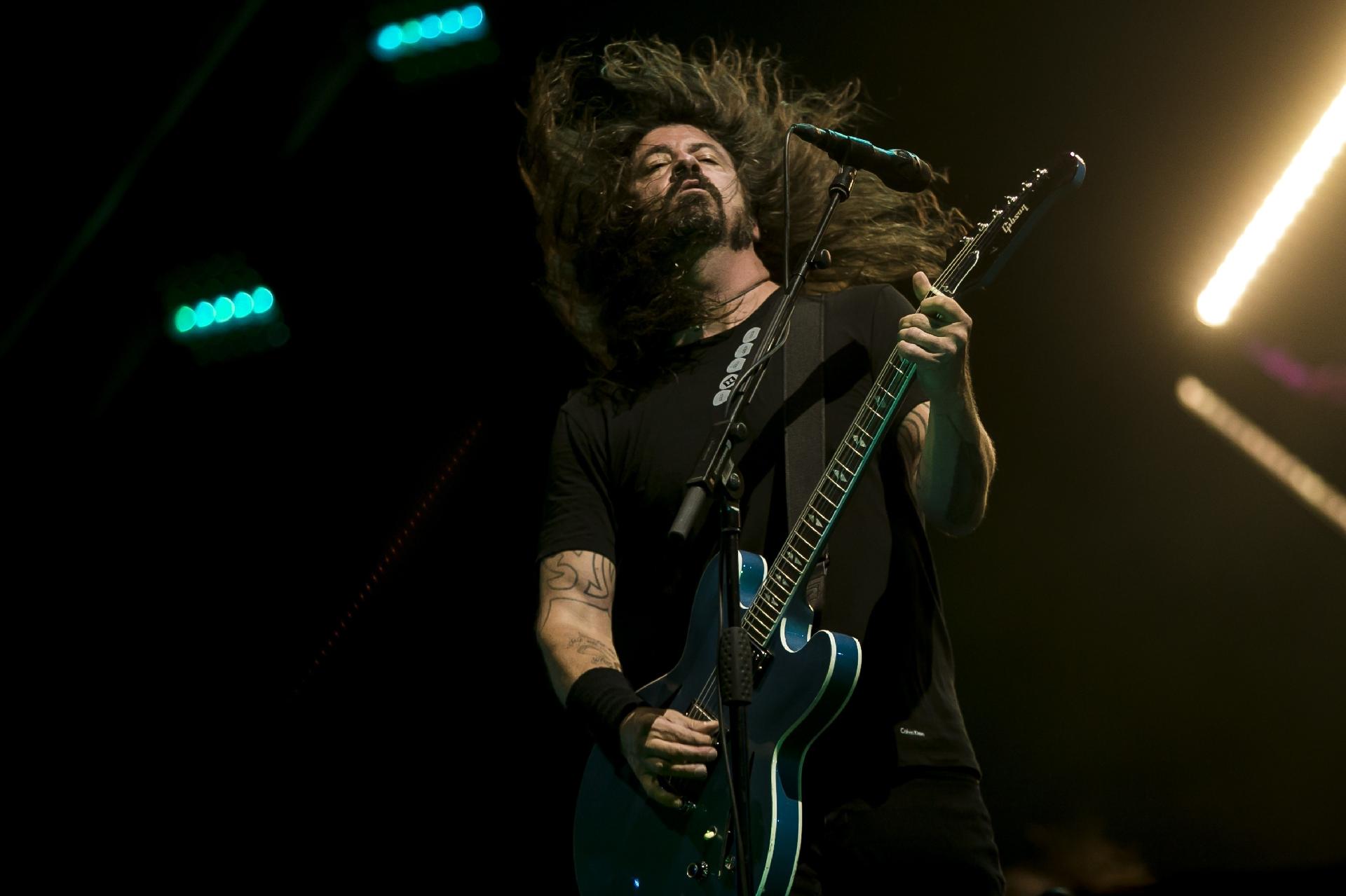 Os sucessos "Learn to Fly", "My Hero"," All My Life" e "Best of You" eram algumas das músicas esperadas pelos fãs da banda americana formada por dois dos ex-integrantes do Nirvana, Dave Grohl e Pat Smear - Bruna Prado/UOL