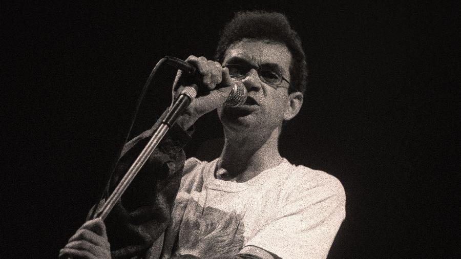 Renato Russo em 1990, no show da banda Legião Urbana no Parque Antarctica, em São Paulo - Adi Leite/Folhapress
