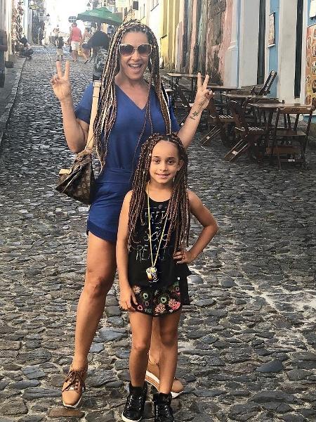 Scheila Carvalho muda visual e posa ao lado de filha - Reprodução/Instagram