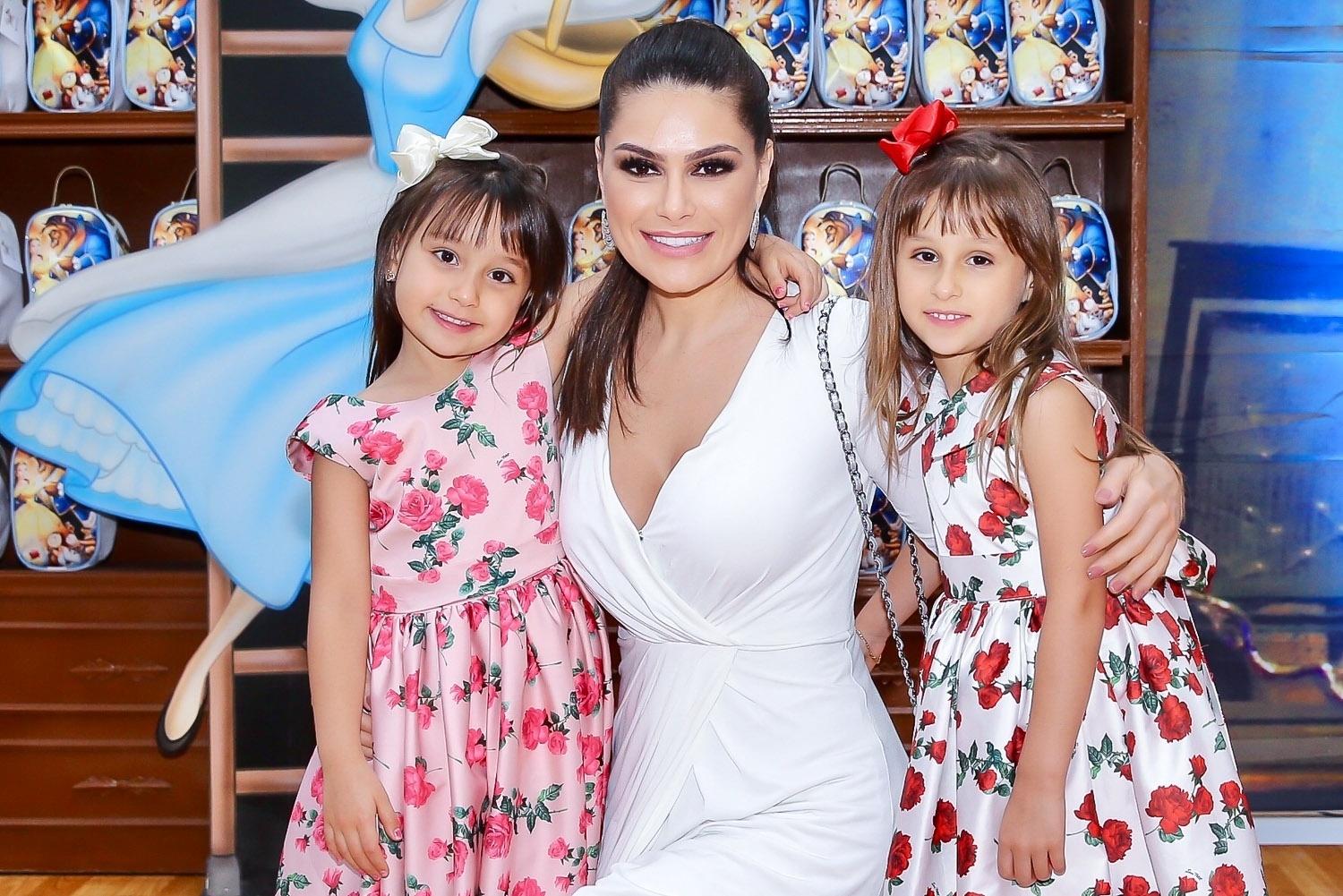 Natalia Guimarães e as filhas gêmeas Maya e Kiara - Manuela Scarpa/Brazil News