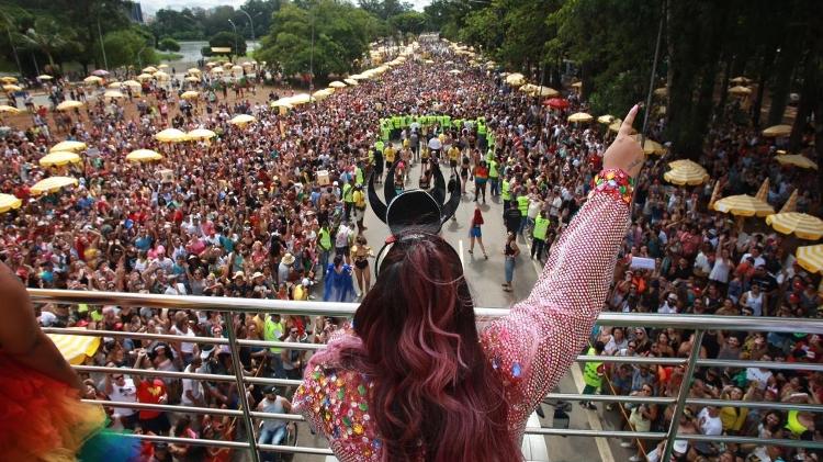 Bloco de Carnaval de São Paulo no ano passado: um paciente com coronavírus precisa de uma distância entre um e três metros para contaminar outra pessoa - Diego Padgurschi - 10.mar.2019/UOL - Diego Padgurschi - 10.mar.2019/UOL