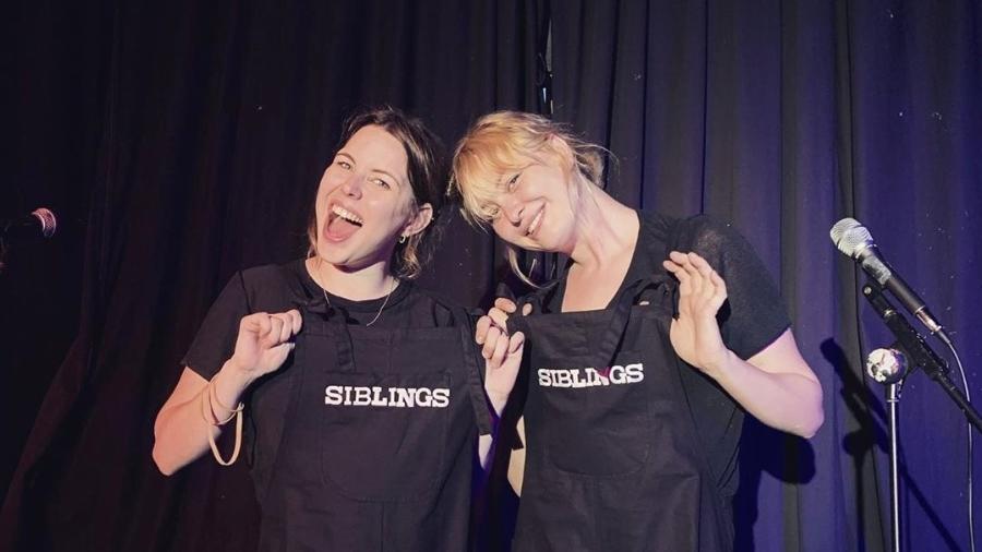 A dupla de irmãs comediantes Marina e Maddie Bye, conhecidas como Siblings - Reprodução/Instagram