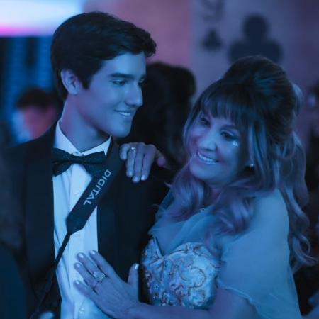 Matdilou (Matheus Braga) e Mary Tyler (Stella Miranda) na série Eu, a Vó e a Boi - Reprodução/TV Globo - Reprodução/TV Globo