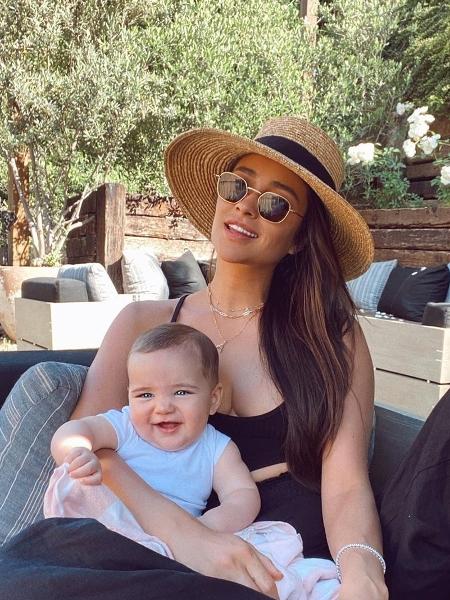 Shay Mitchell com a filha, Atlas - Reprodução/Instagram